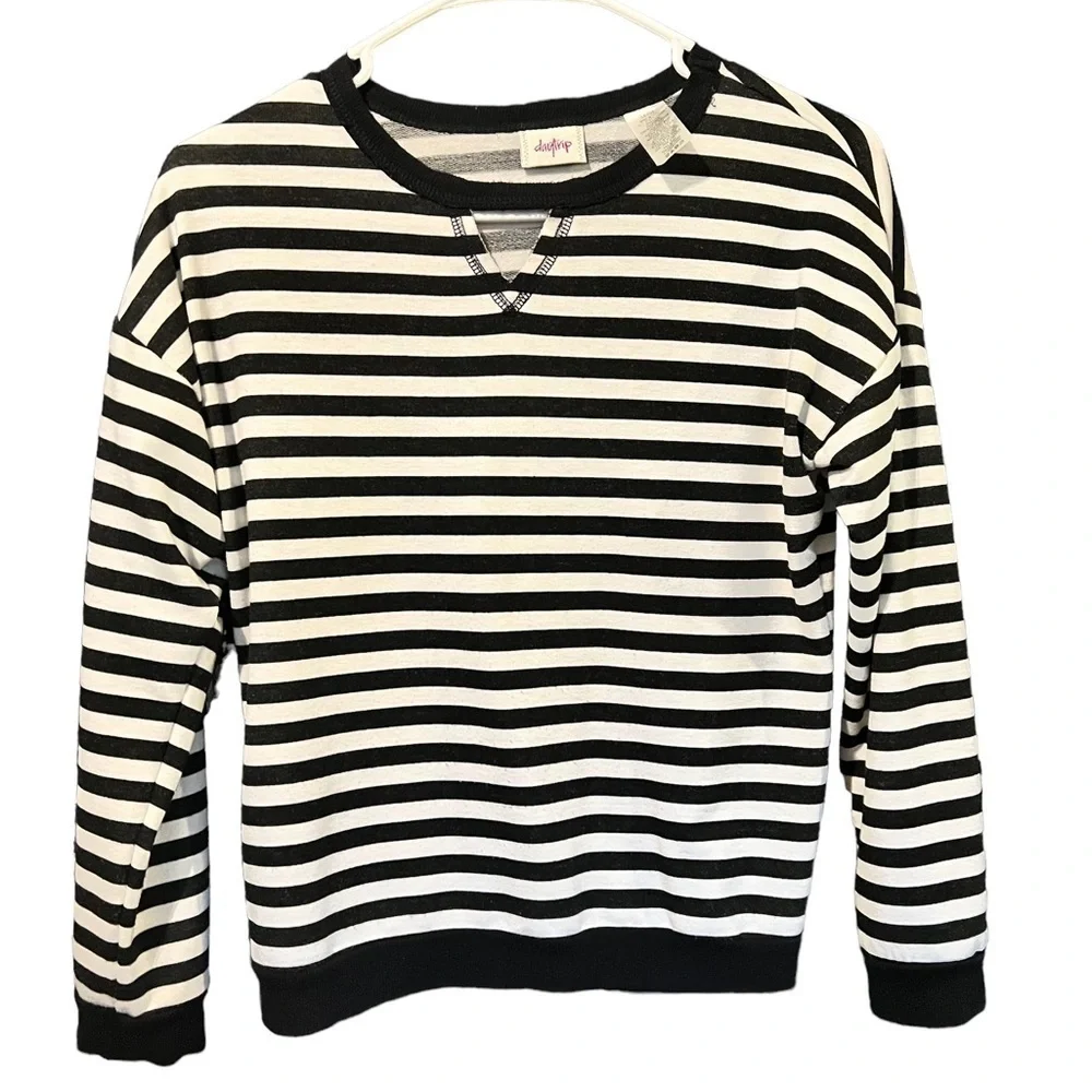 Daytrip Girls Sweatshirt Size Large EUC